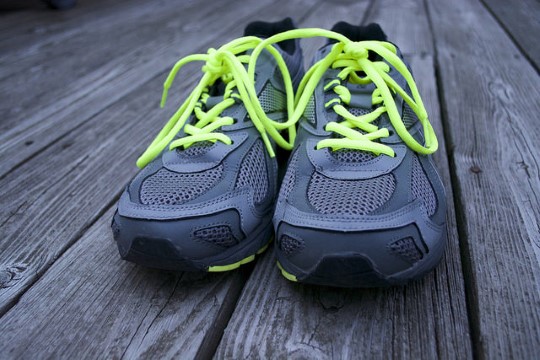 Guide : Comment bien nettoyer vos chaussures de running (5 étapes rapides)