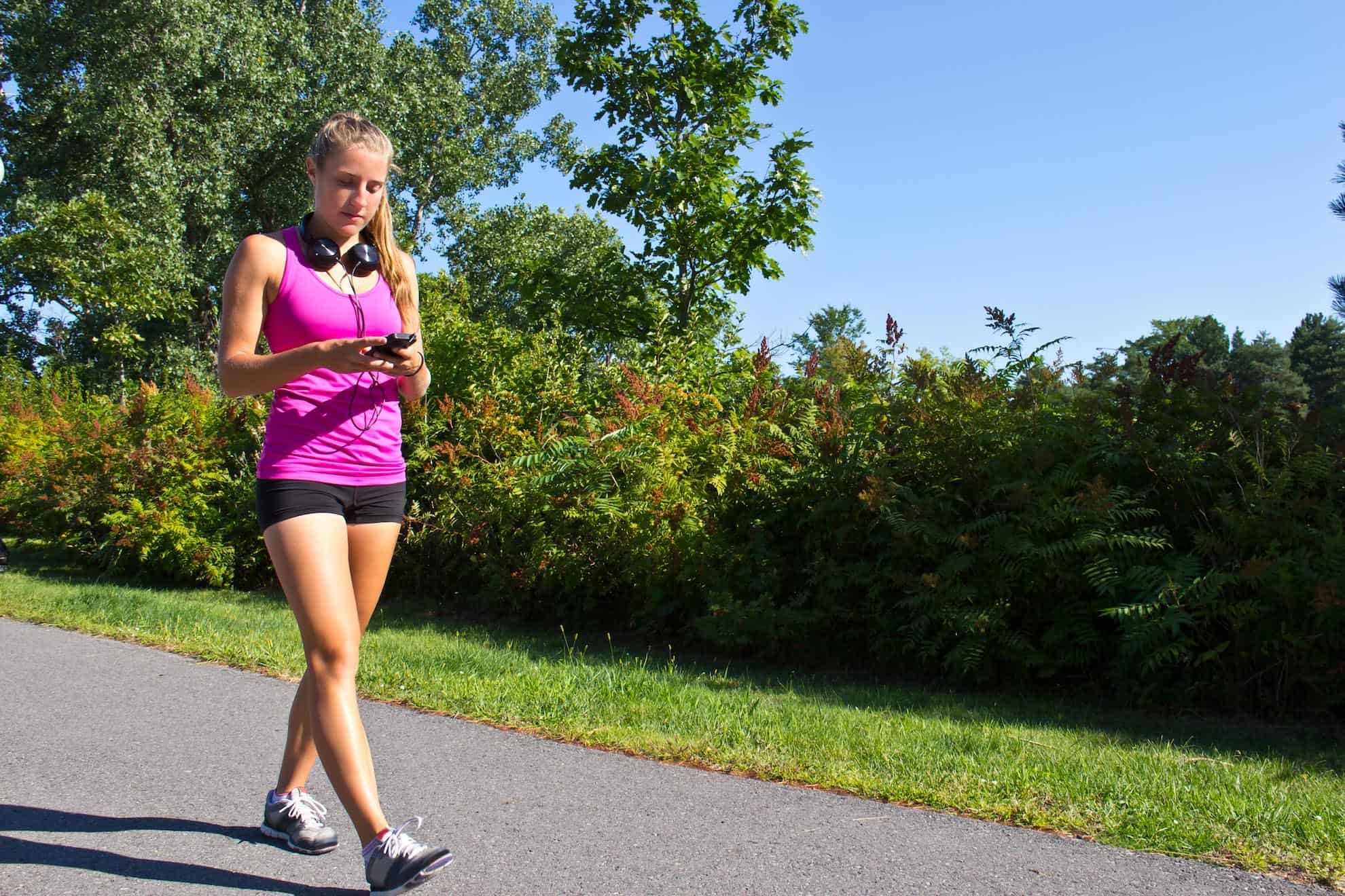 Stracić na wadze między 3 a 5 kg dzięki marszom, 1 trening tygodniowo przez 8 tygodni.